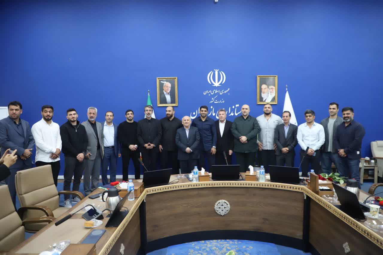 مراسم تجلیل از مدال‌آوران کشتی در استانداری مازندران 